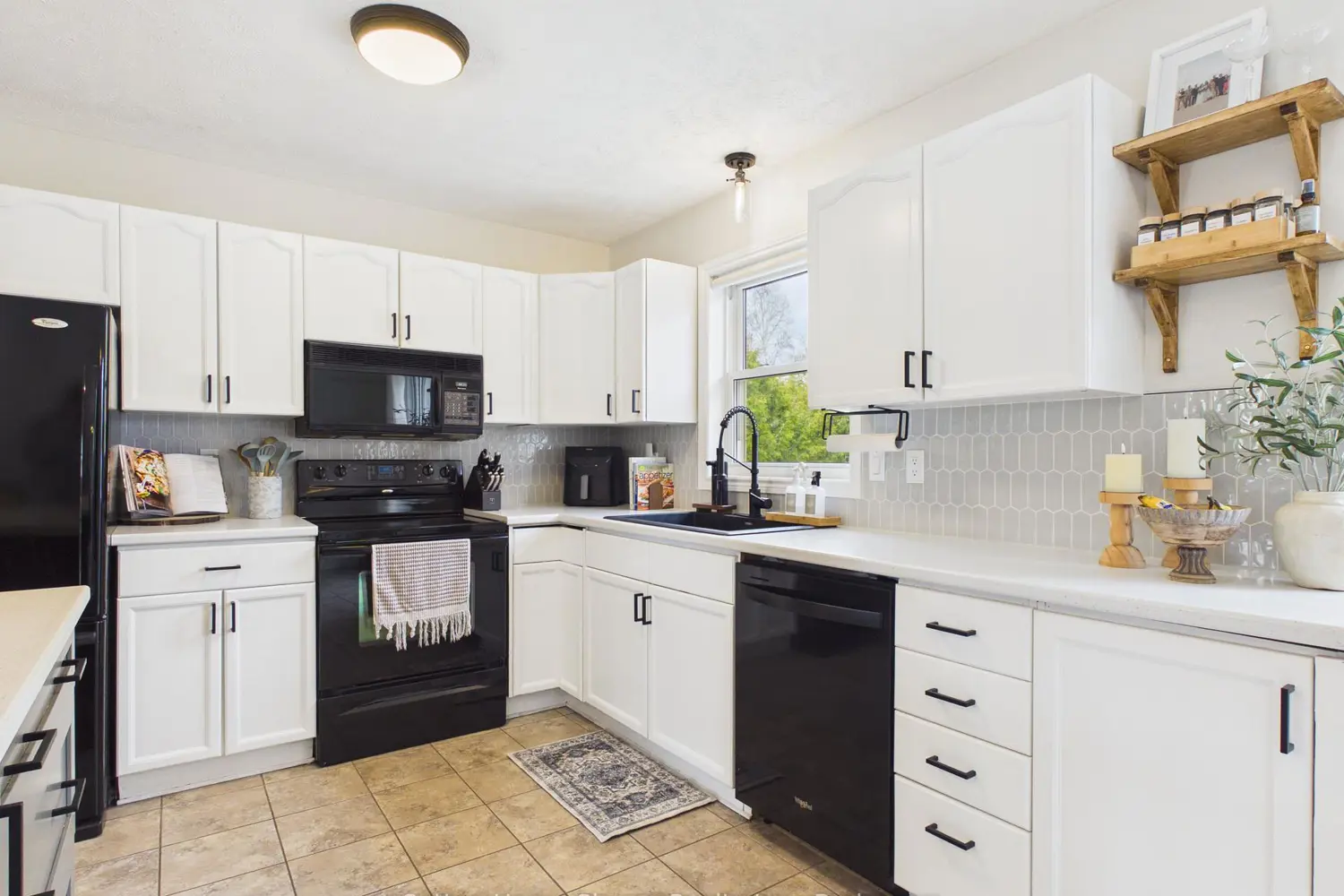 Additional image 7 of 781 Bradford Street