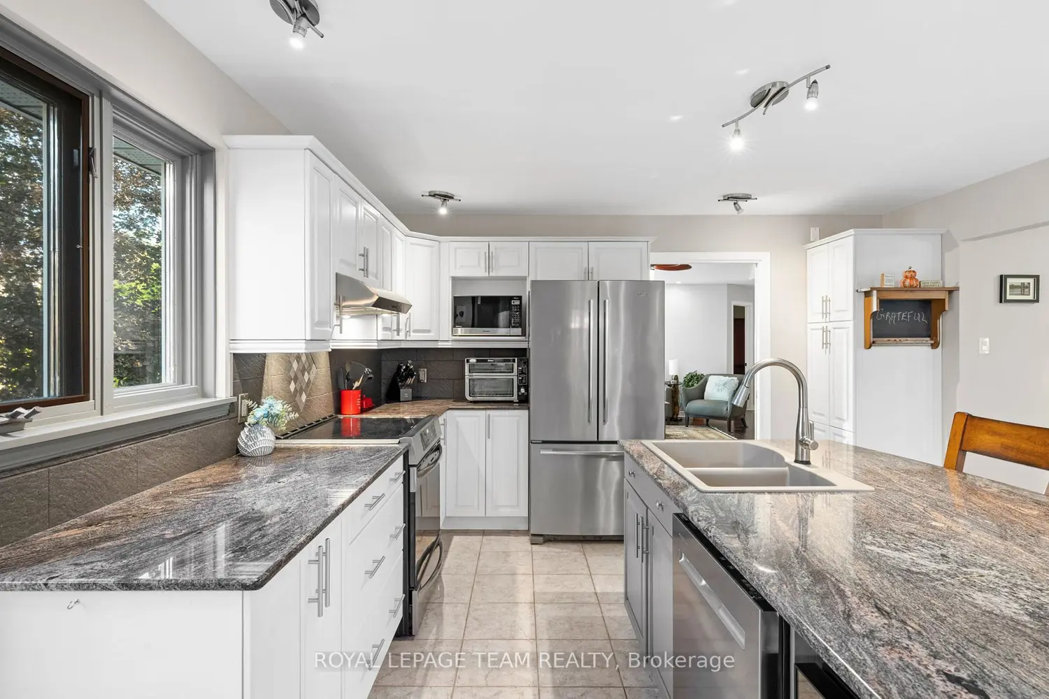 185 Wolford Drive photo 2