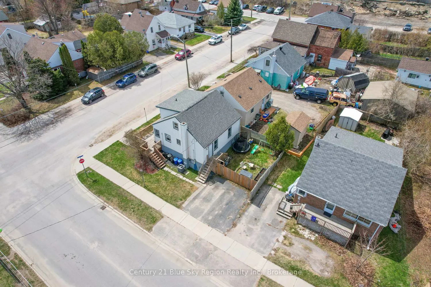 Additional image 5 of 890 Fraser Street