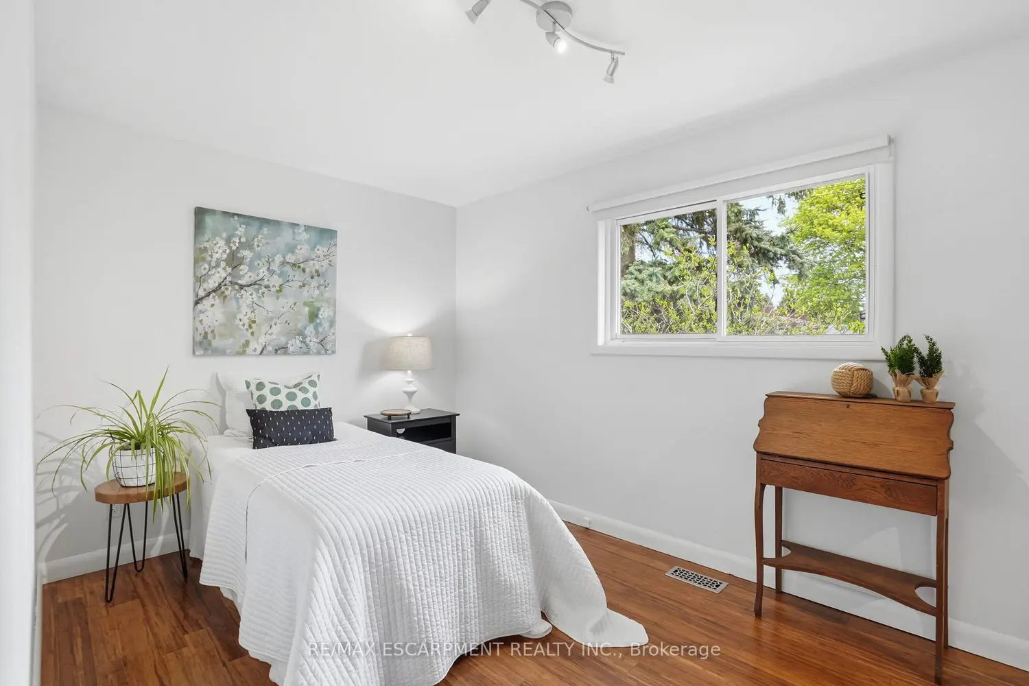 Additional image 6 of 31 Algonquin Avenue
