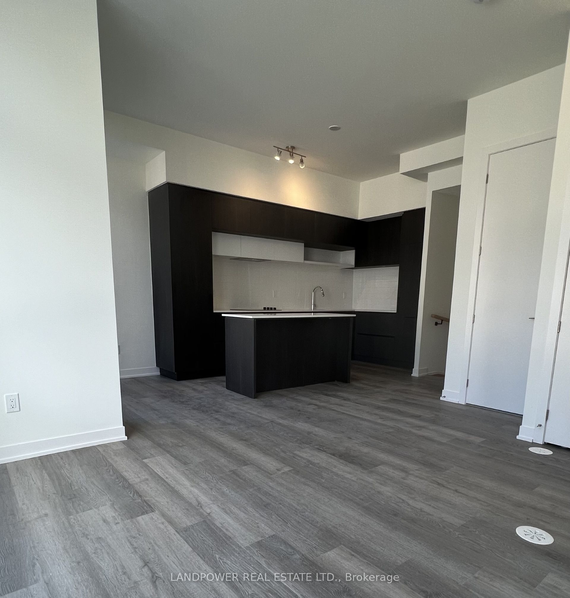 Additional image 2 of 1408-15 David Eyer Road, Richmond Hill, ON, L4S 0N2