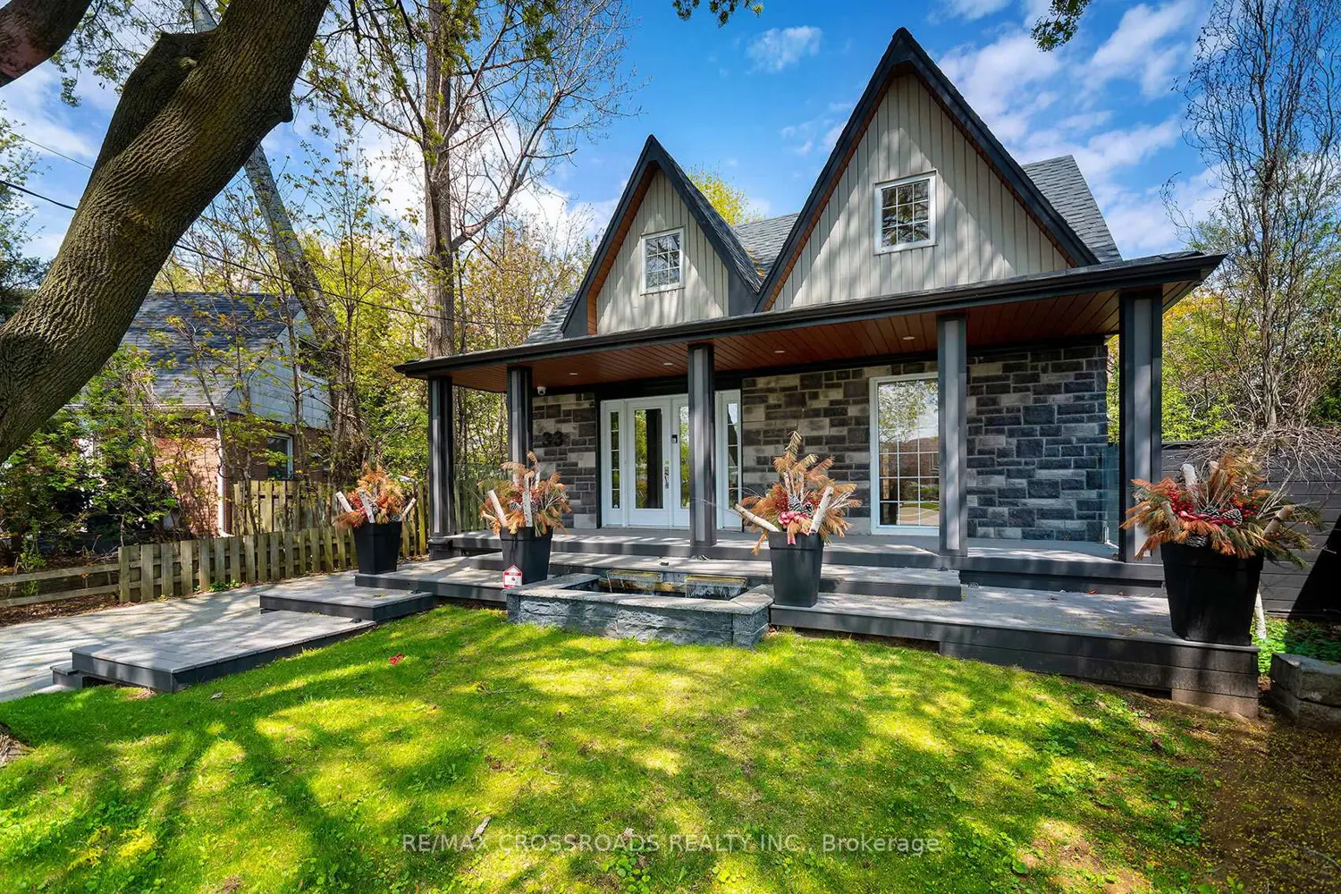 33 Norfolk Avenue photo 3