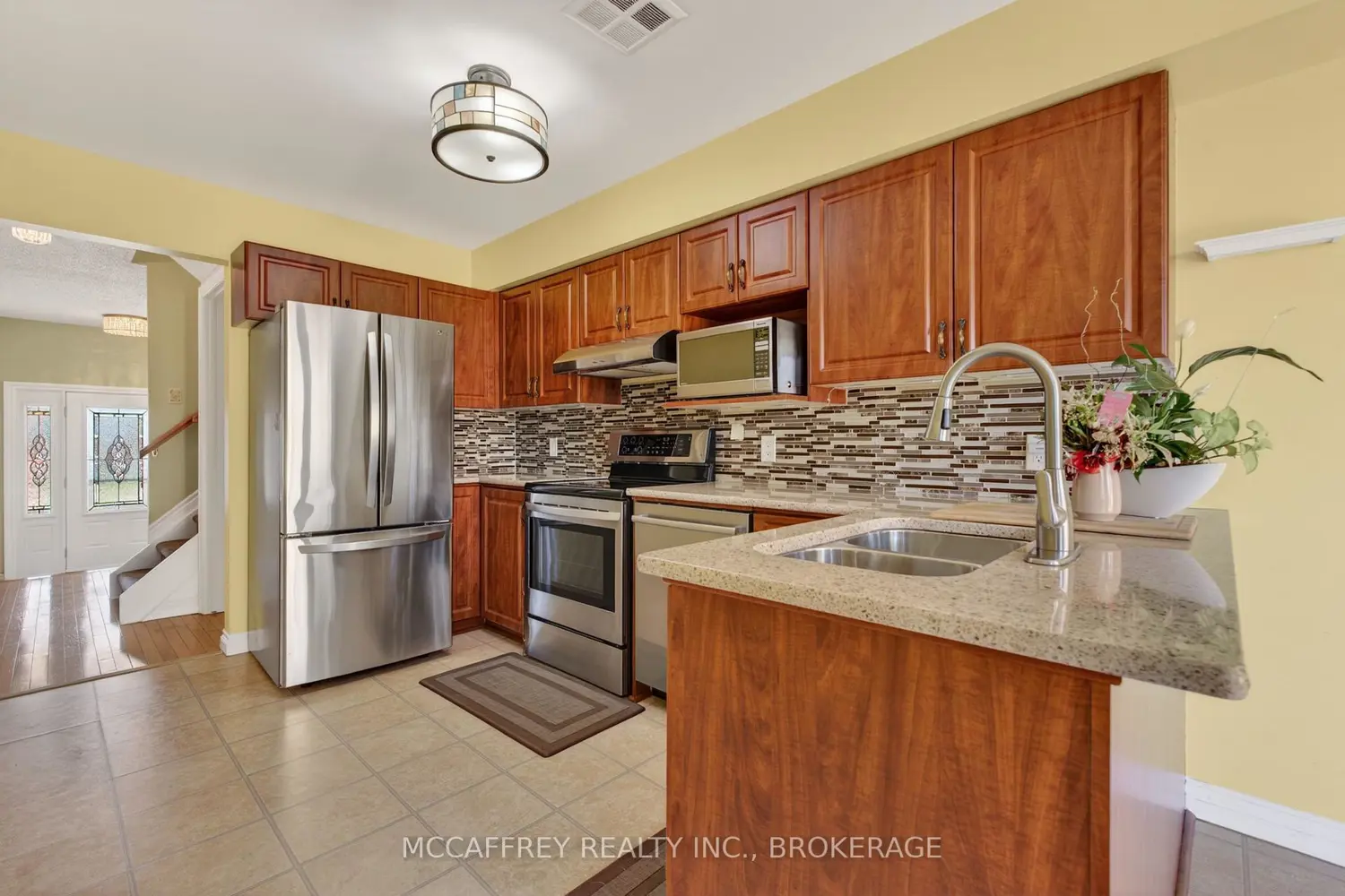 508 Farnham Court photo 5