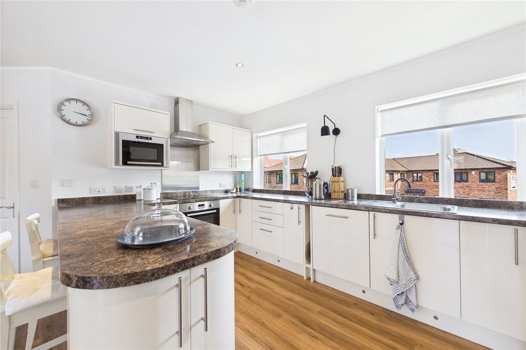 Additional image 6 of 2 bed flat to rentMill Lane, Newbury, Berkshire RG14