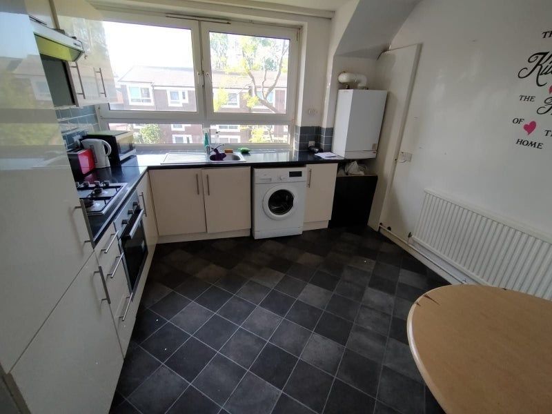 Additional image 5 of Room to rentParkway Crescent, London E15