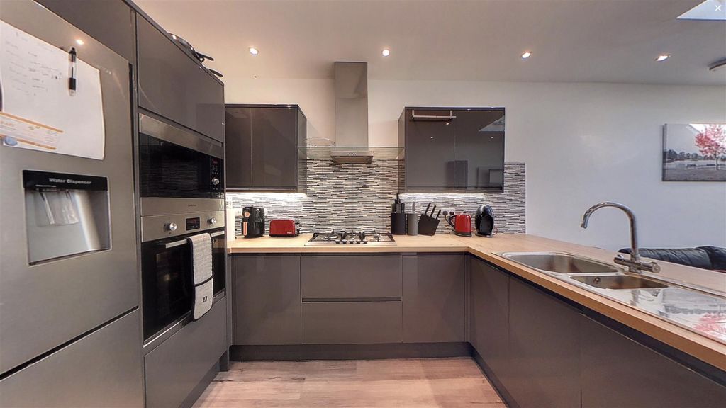 6 bed shared accommodation to rentTeignmouth Road, Birmingham, West Midlands B29 photo 4