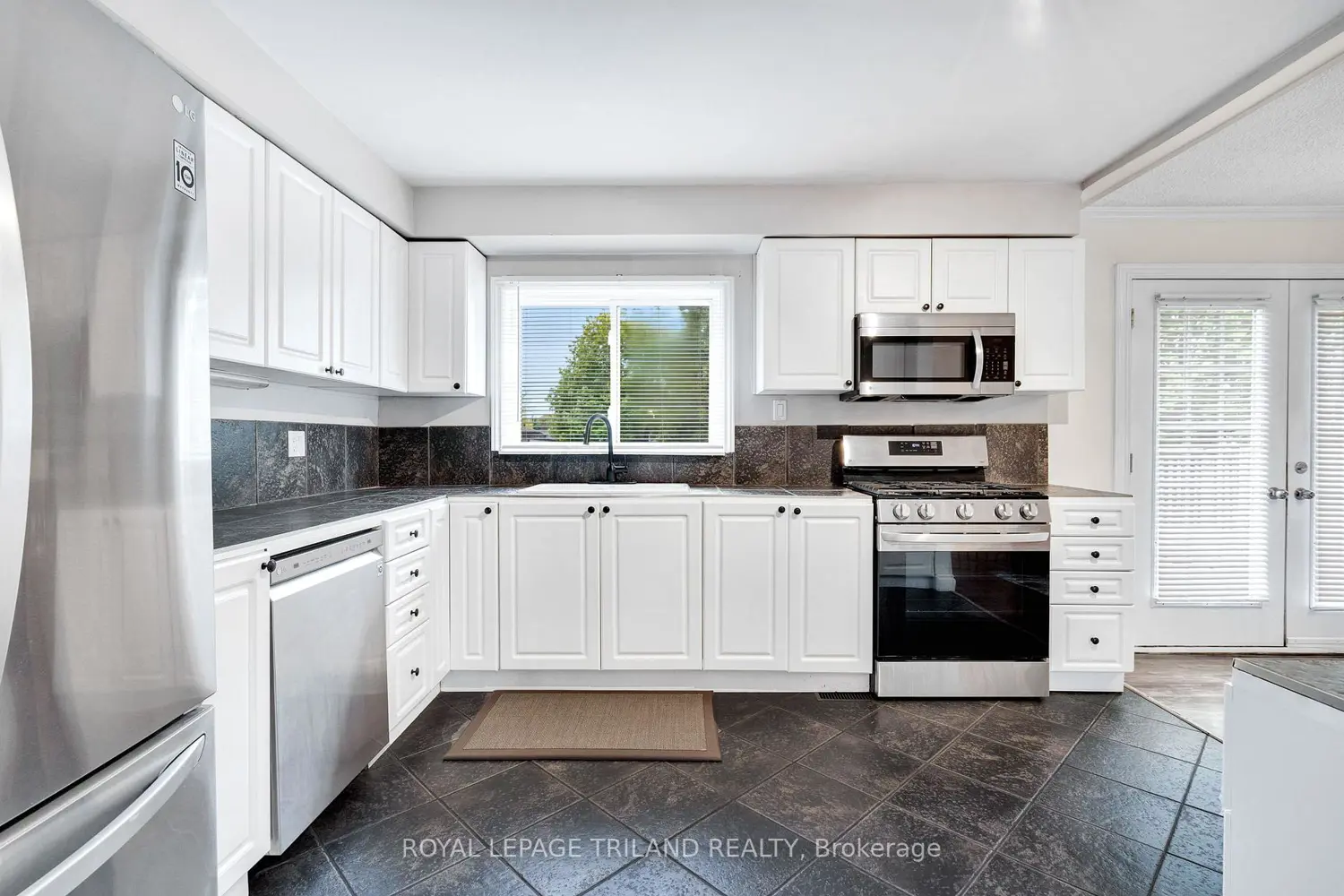Additional image 5 of 24 Beechmount Crescent
