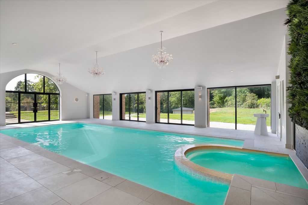 Additional image 3 of 10 bed detached house to rentFrensham Vale, Lower Bourne, Farnham, Surrey GU10