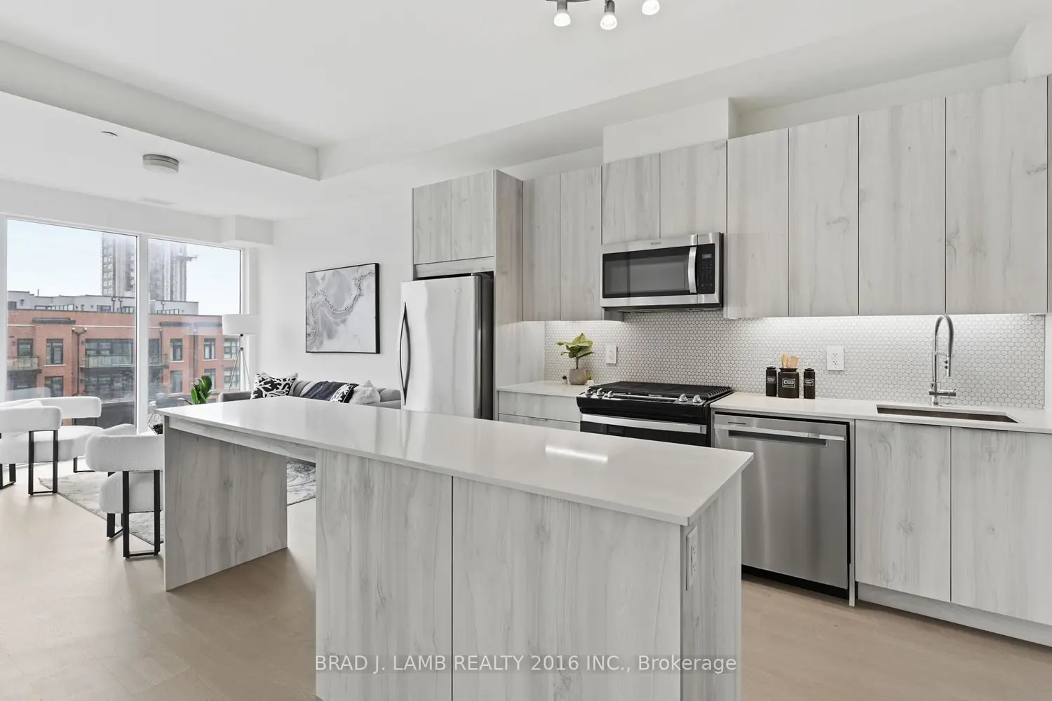 Additional image 5 of 495 Logan Avenue 413