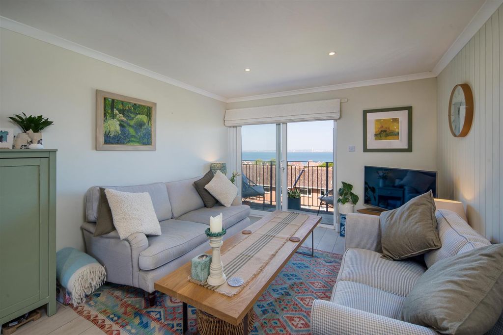 Additional image 5 of 3 bed flat for saleSeaview, Isle Of Wight PO34