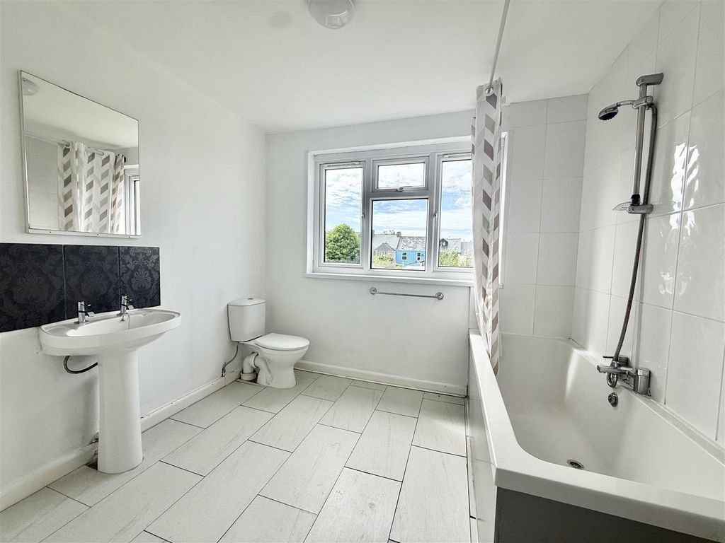 Additional image 11 of 3 bed property to rentLaws Street, Pembroke Dock SA72