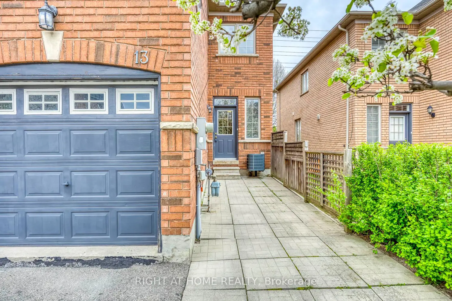 1015 Galesway Boulevard 13