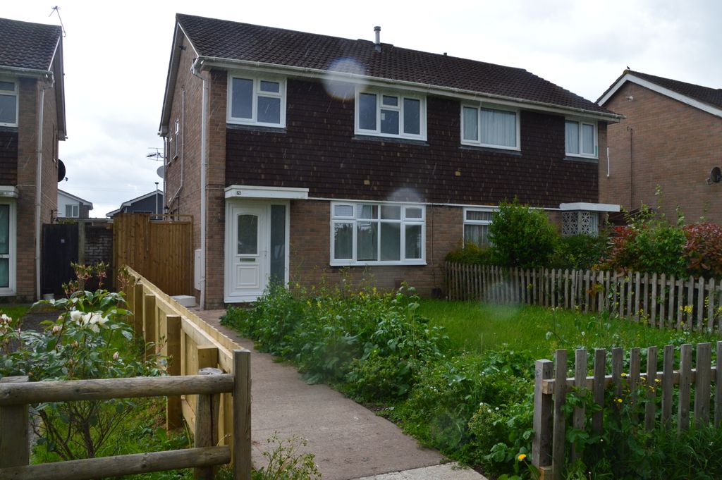 3 bed semi-detached house to rentStarling Close, Weston-Super-Mare BS22
