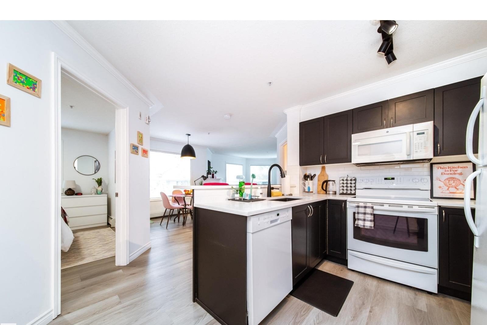 Additional image 7 of 303-9938 104 Street NW, Edmonton, AB, T5K2X7