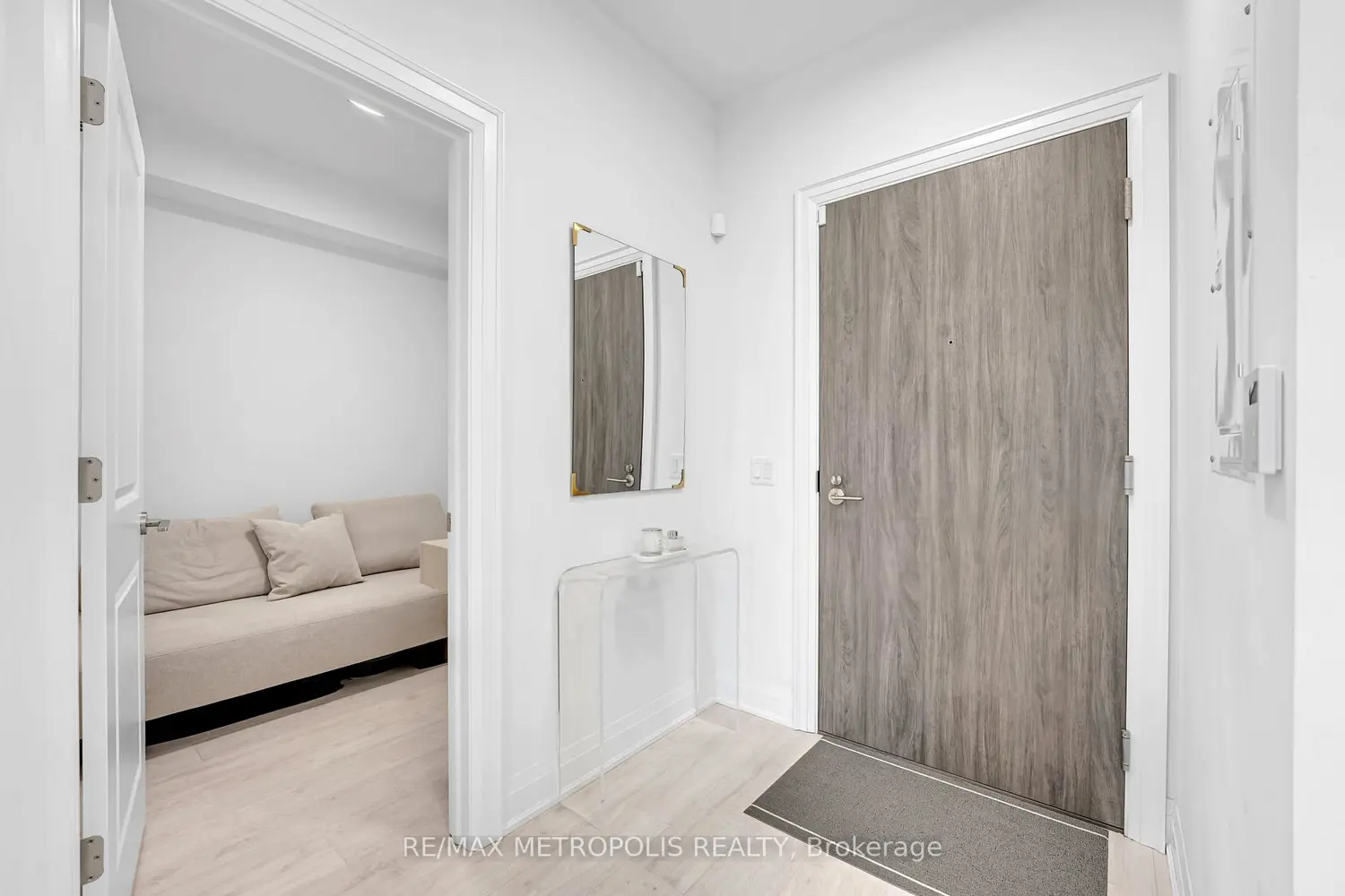 Additional image 8 of 10 Gatineau Drive 509W