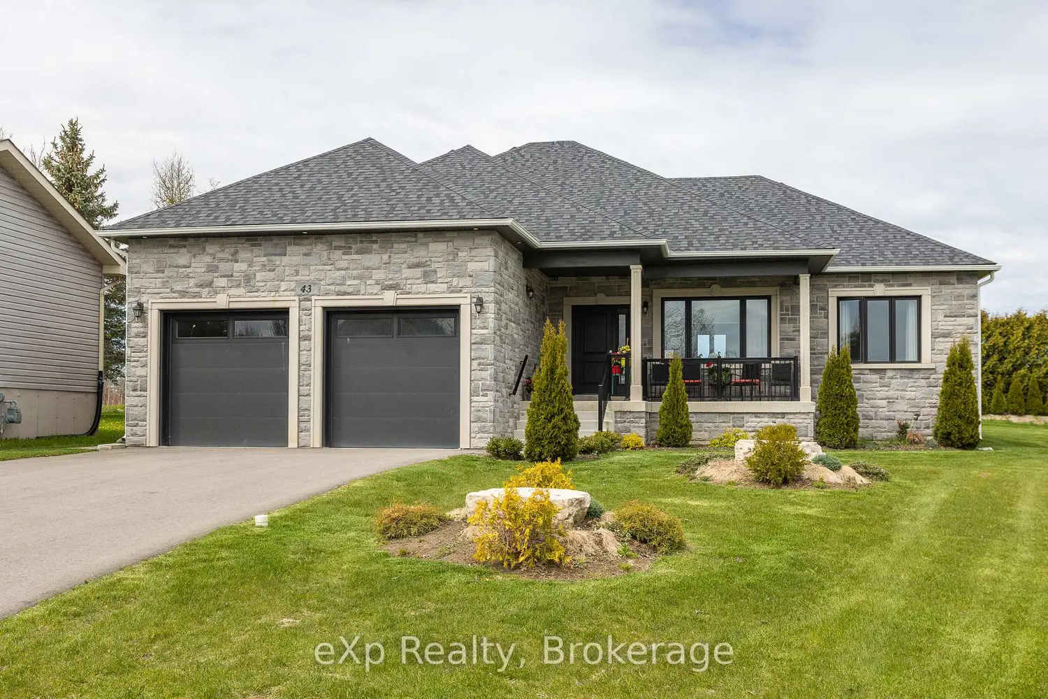 43 Country Crescent