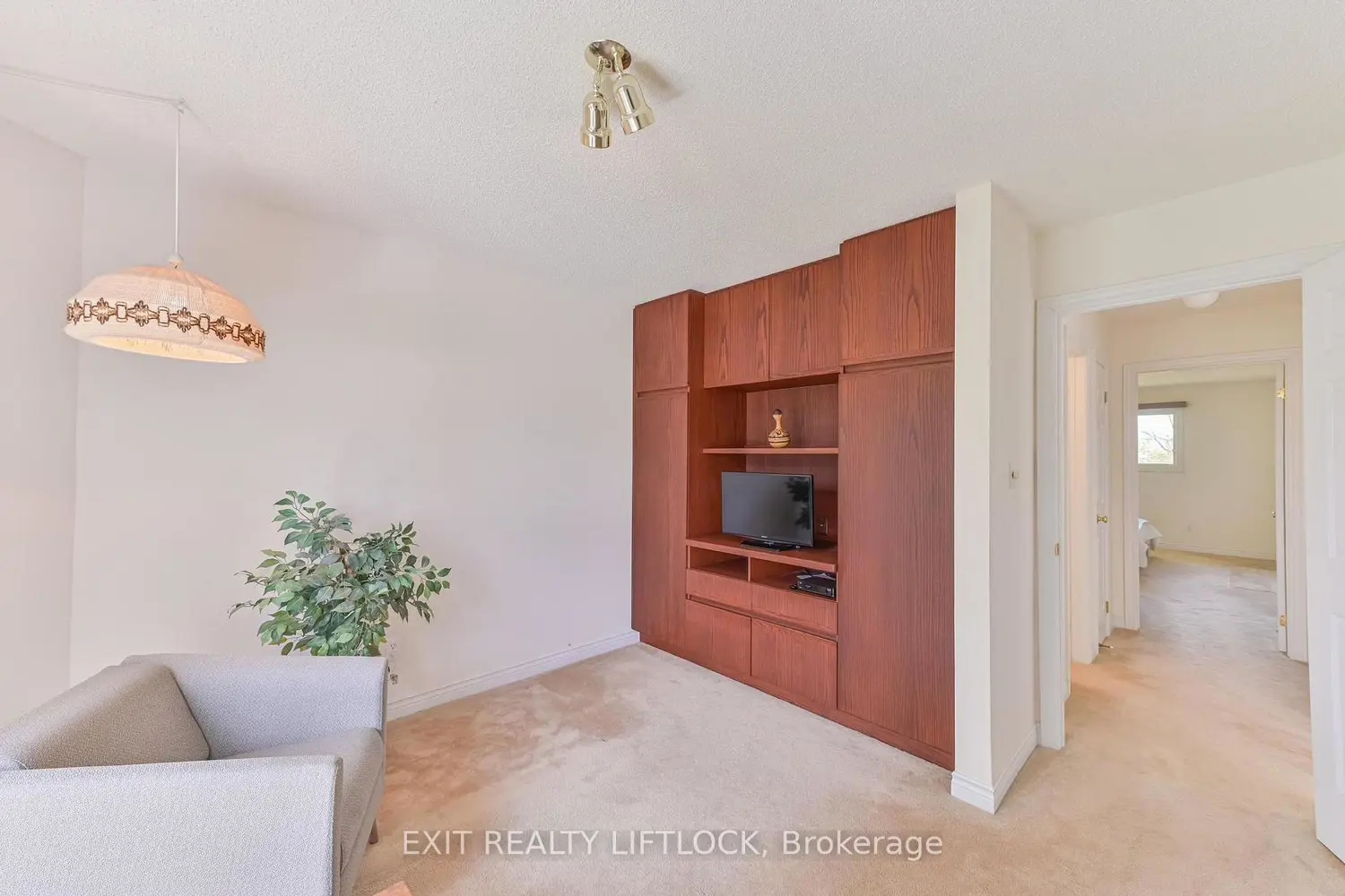 Additional image 9 of 2498 Marsdale Drive