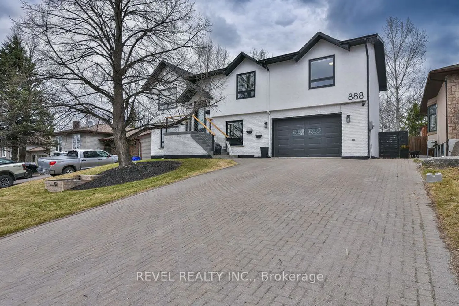 888 Reg Pope Boulevard