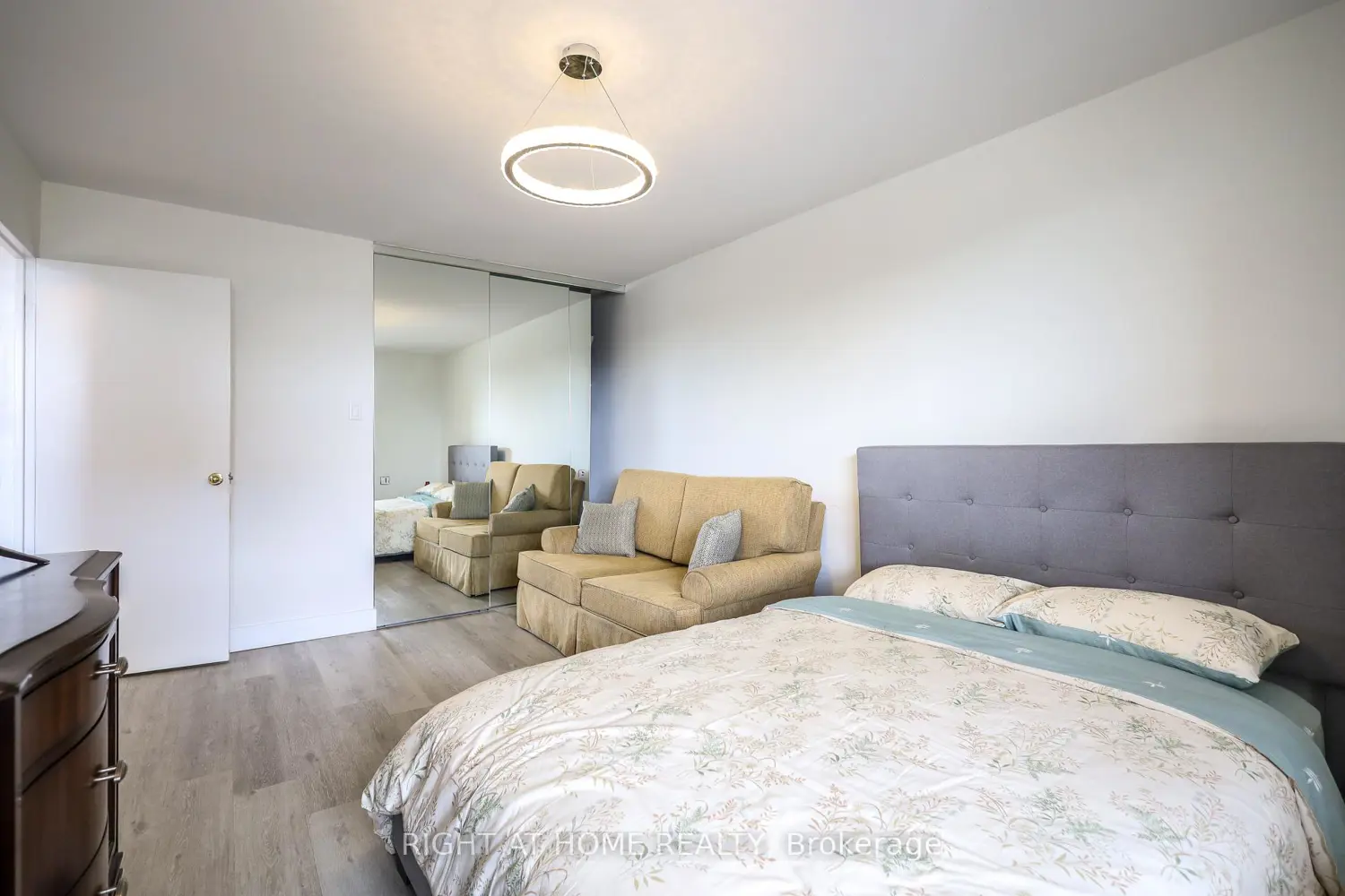 Additional image 8 of 1455 Lawrence Avenue 207