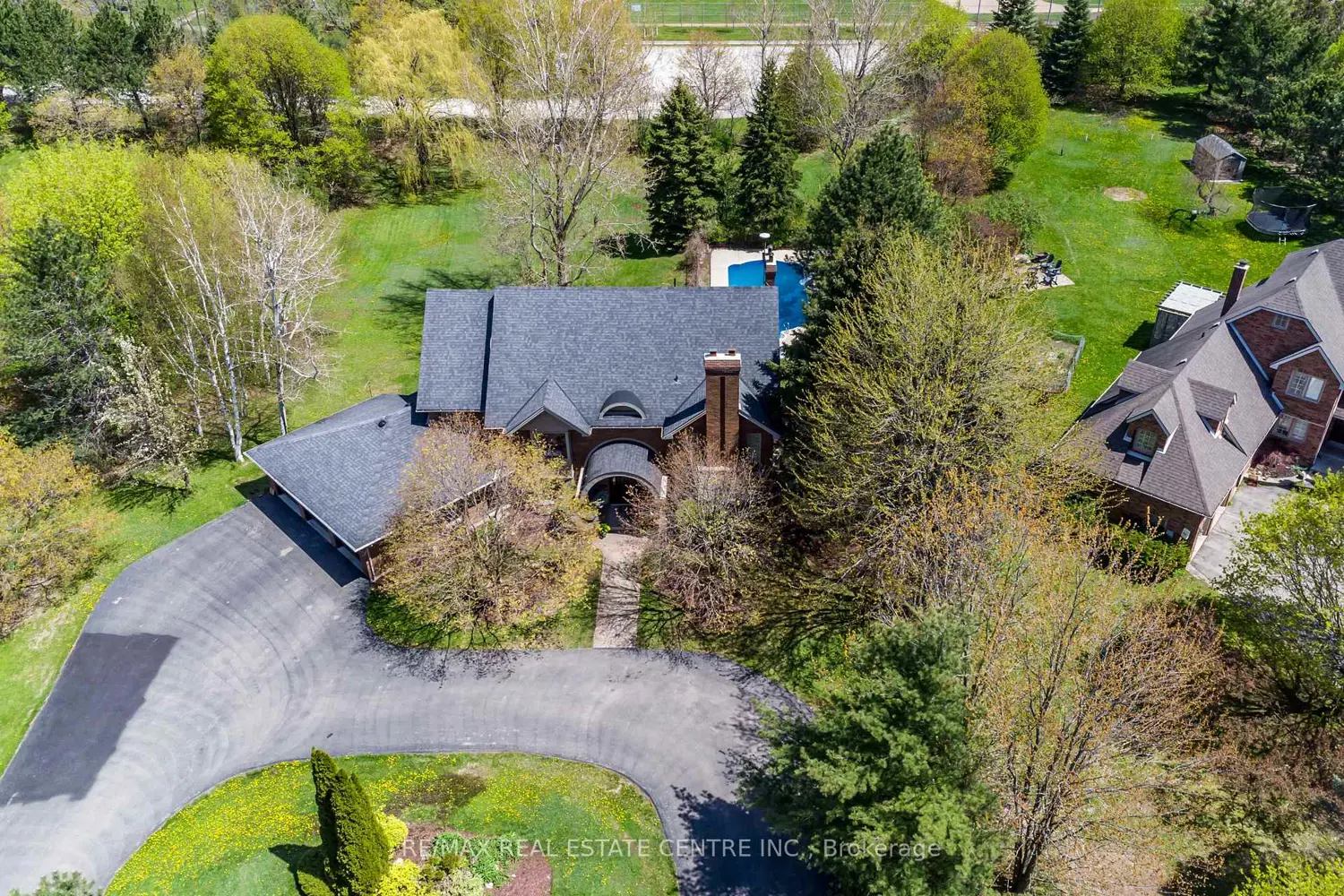 155 Crawford Crescent photo 4