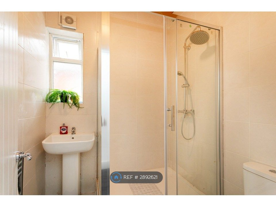 Additional image 16 of 6 bed terraced house to rentSaint Peters Road, Leicester LE2