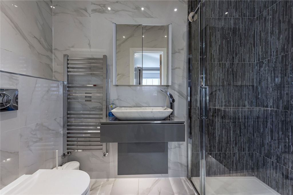 Additional image 7 of 6 bed detached house to rentGaviots Way, Gerrards Cross SL9