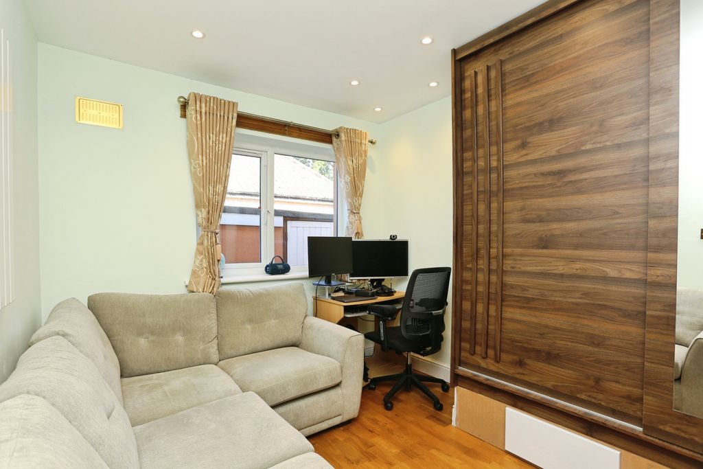 Additional image 12 of 3 bed bungalow for salePoverest Road, Orpington BR5