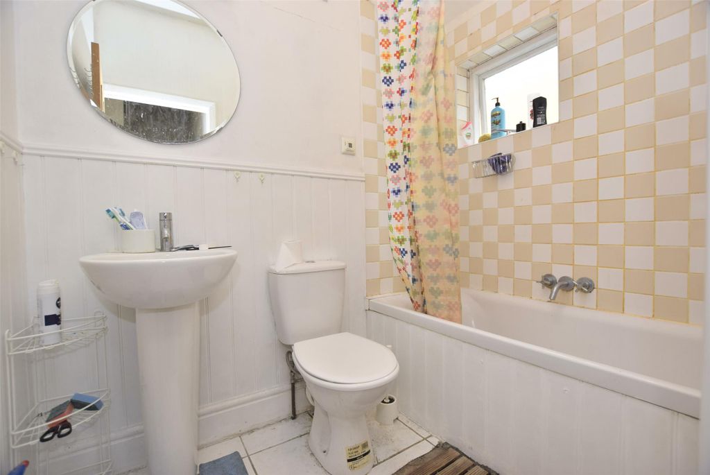 Additional image 10 of 5 bed terraced house to rentShaftesbury Road, Bath, Somerset BA2