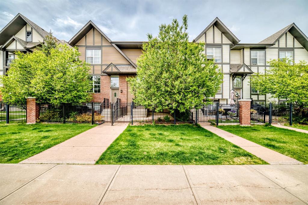 314 New Brighton Villas SE, Calgary, AB, T2Z0T6