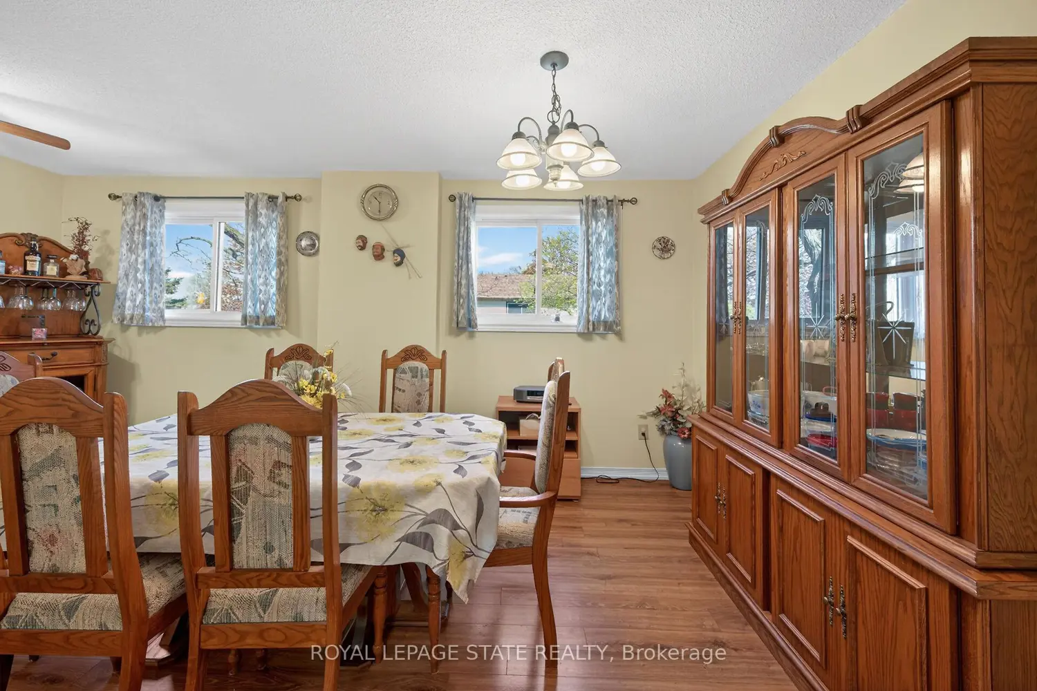 Additional image 10 of 1455 Garth Street 9