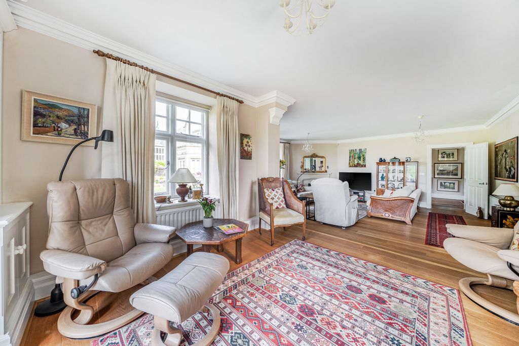 Additional image 17 of 2 bed flat for saleWoolmer Lane, Bramshott, Liphook GU30
