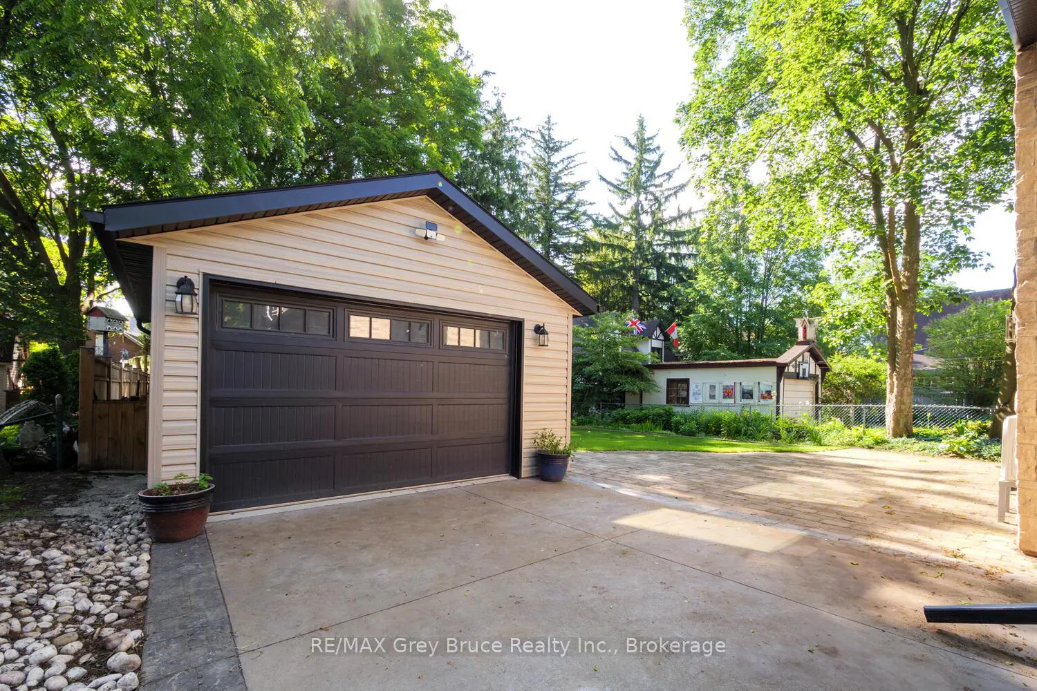 Additional image 14 of 1075 4Th Avenue