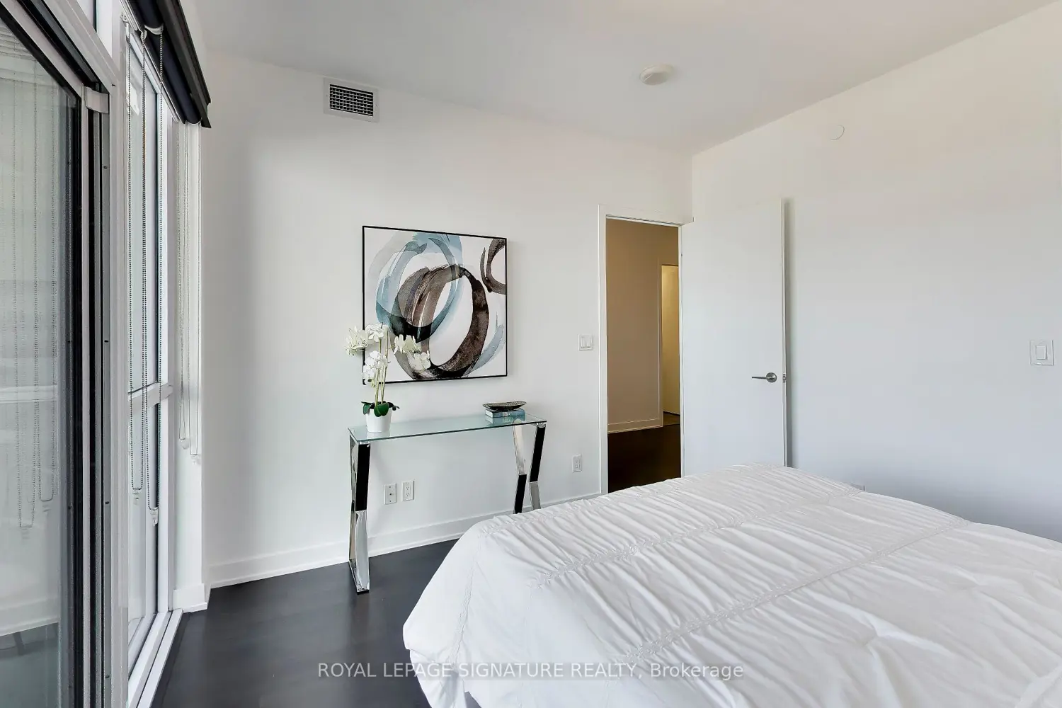 Additional image 6 of 501 St Clair Avenue 501