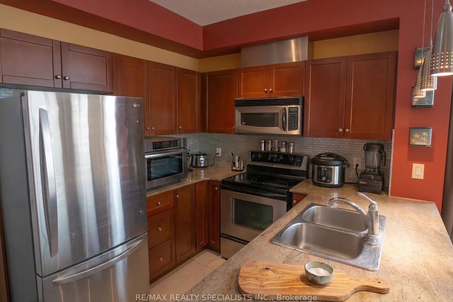 Additional image 2 of 3504 Hurontario Street 307