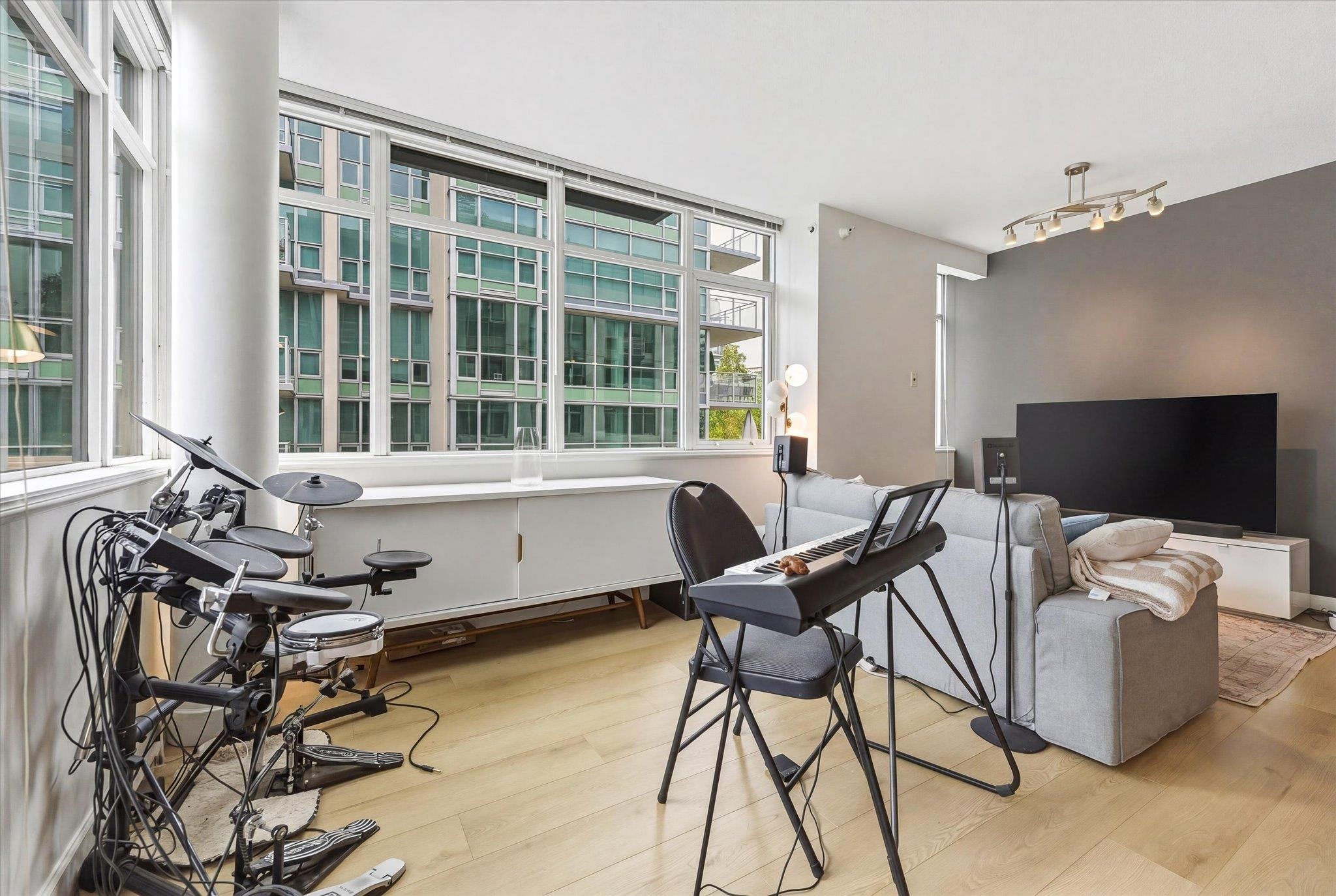 Additional image 4 of 303-100 Esplanade E, North Vancouver, BC, V7L 4V1