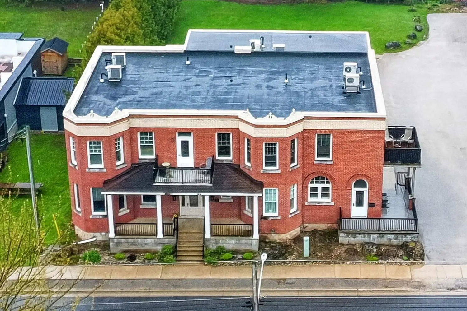 Unit 6 - 355 Princess Street