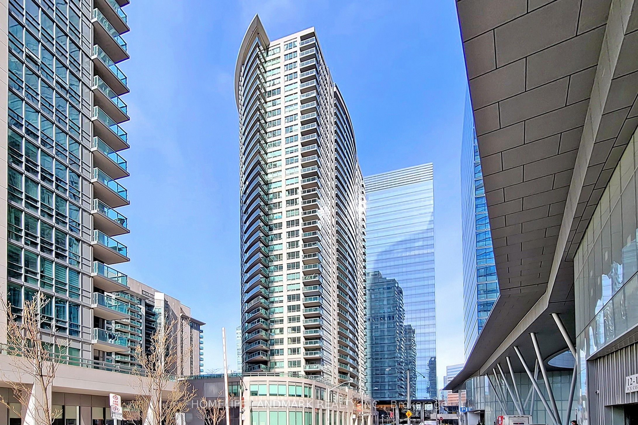 901-30 Grand Trunk Crescent, Toronto, ON, M5J 3A4