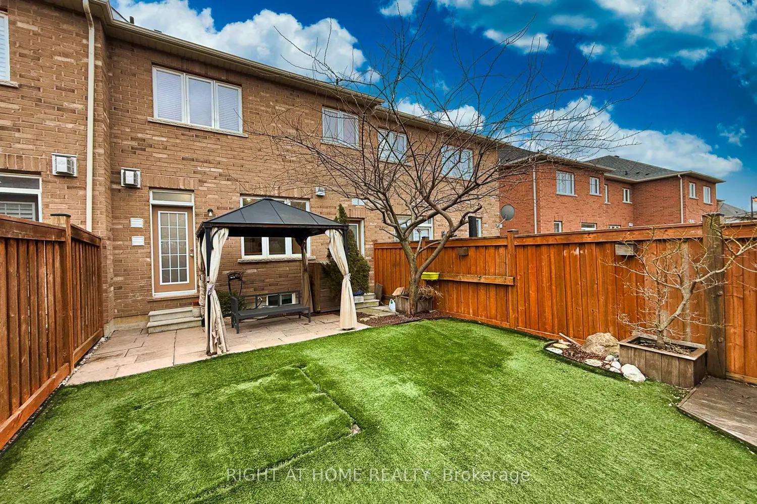 15 Munch Place photo 3