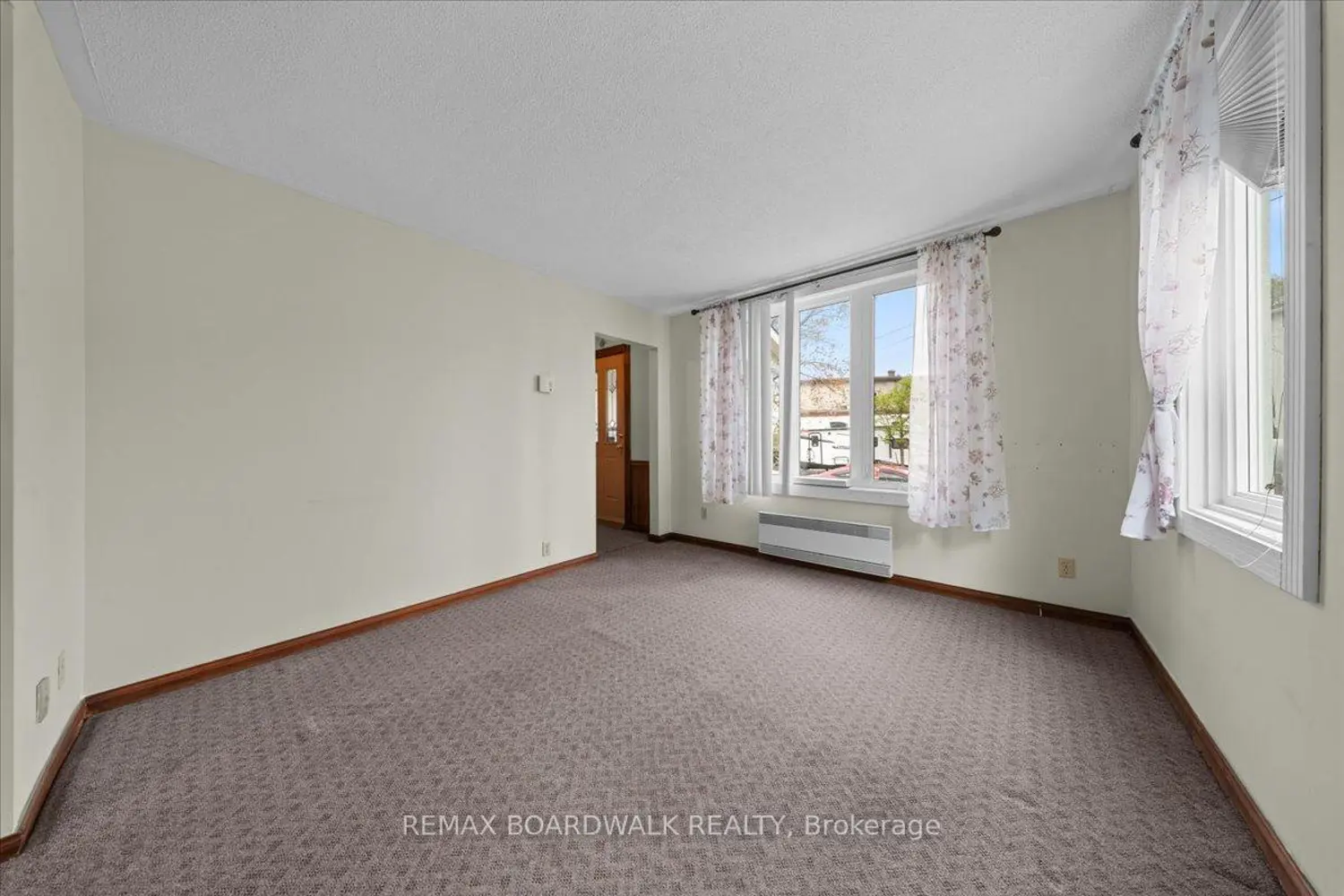 Additional image 7 of 204- 206 Jeanne Mance Street