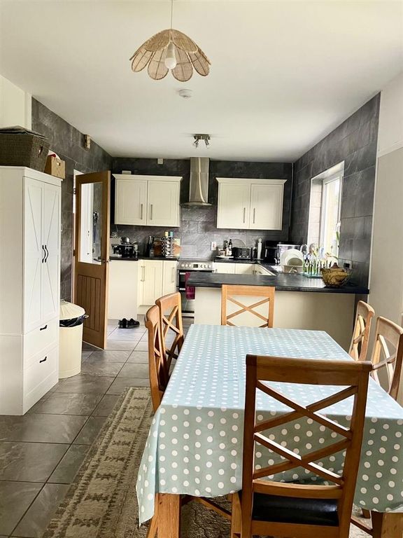 Additional image 5 of 4 bed bungalow to rentWhitehill, Cresselly, Kilgetty SA68