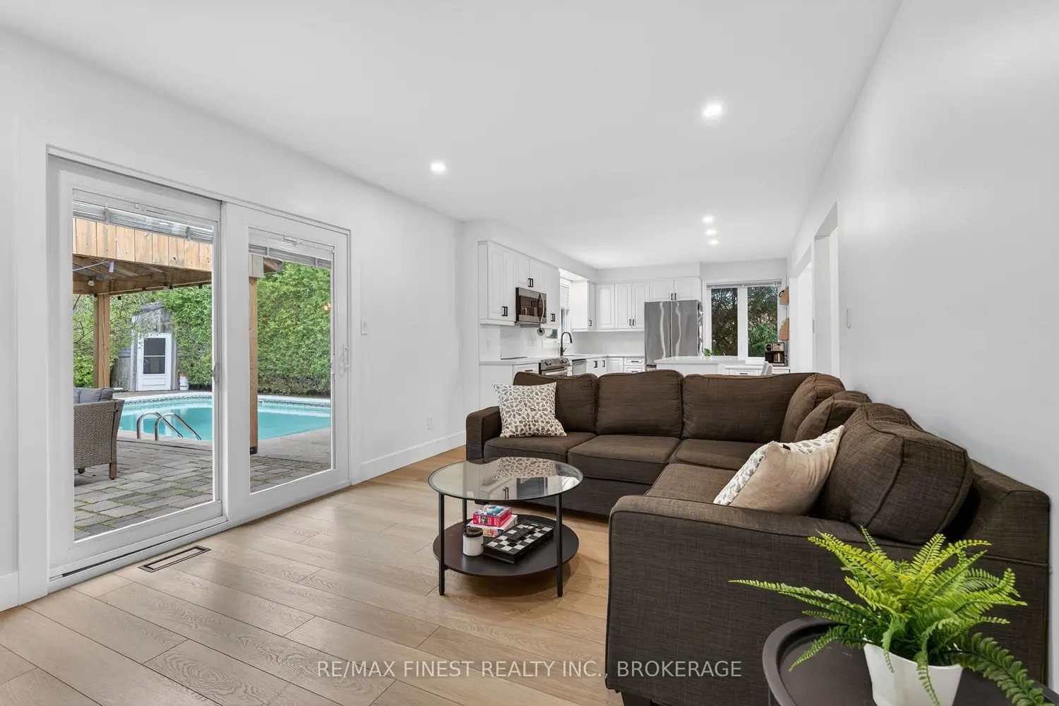 Additional image 4 of 825 Somerset Crescent
