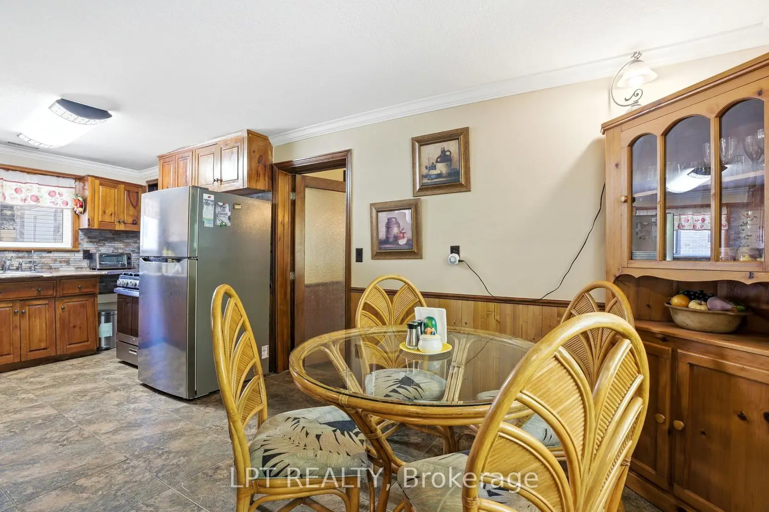 Additional image 5 of 9996 Huron Street