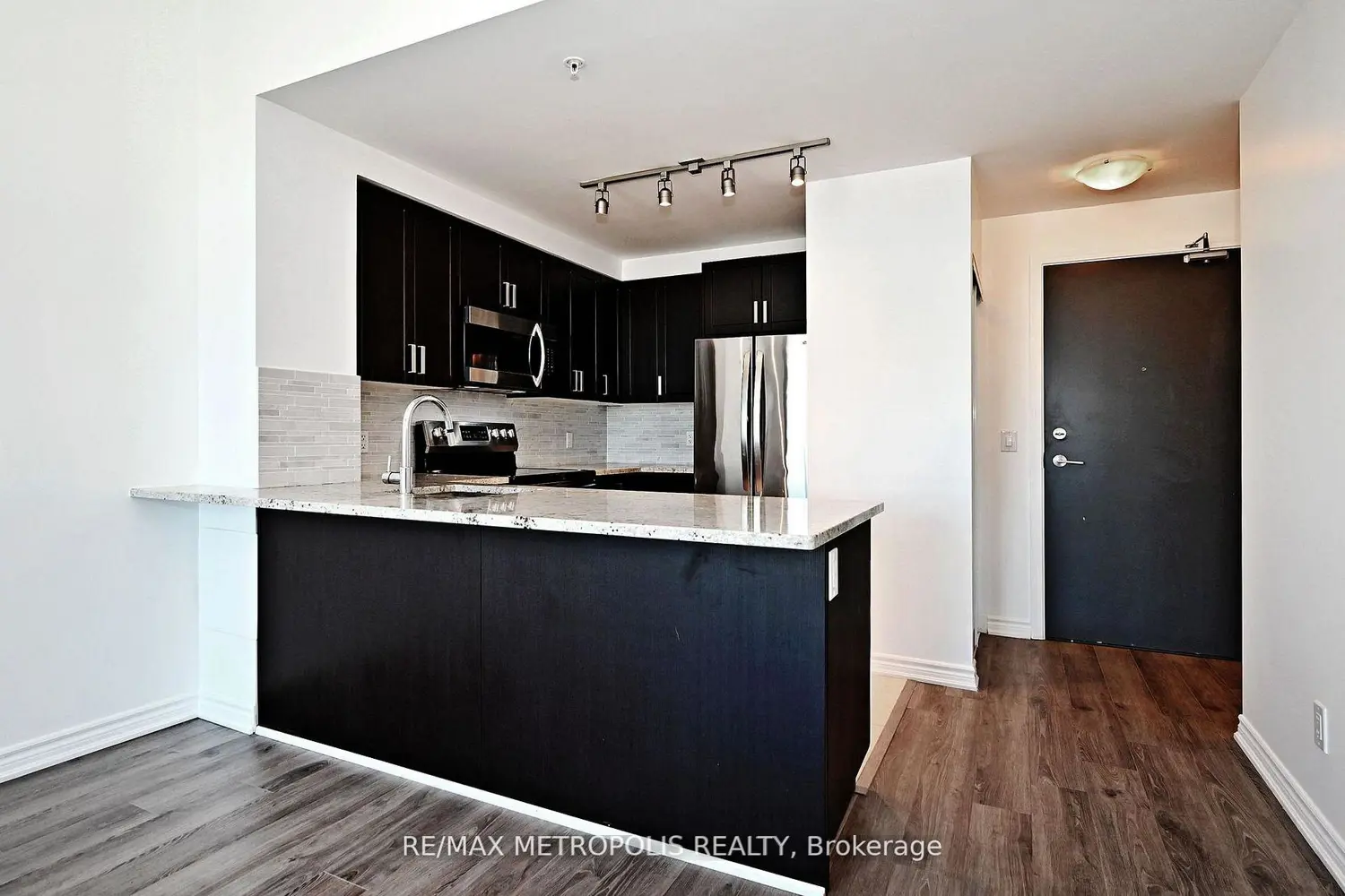 Additional image 7 of 11611 Yonge Street 809