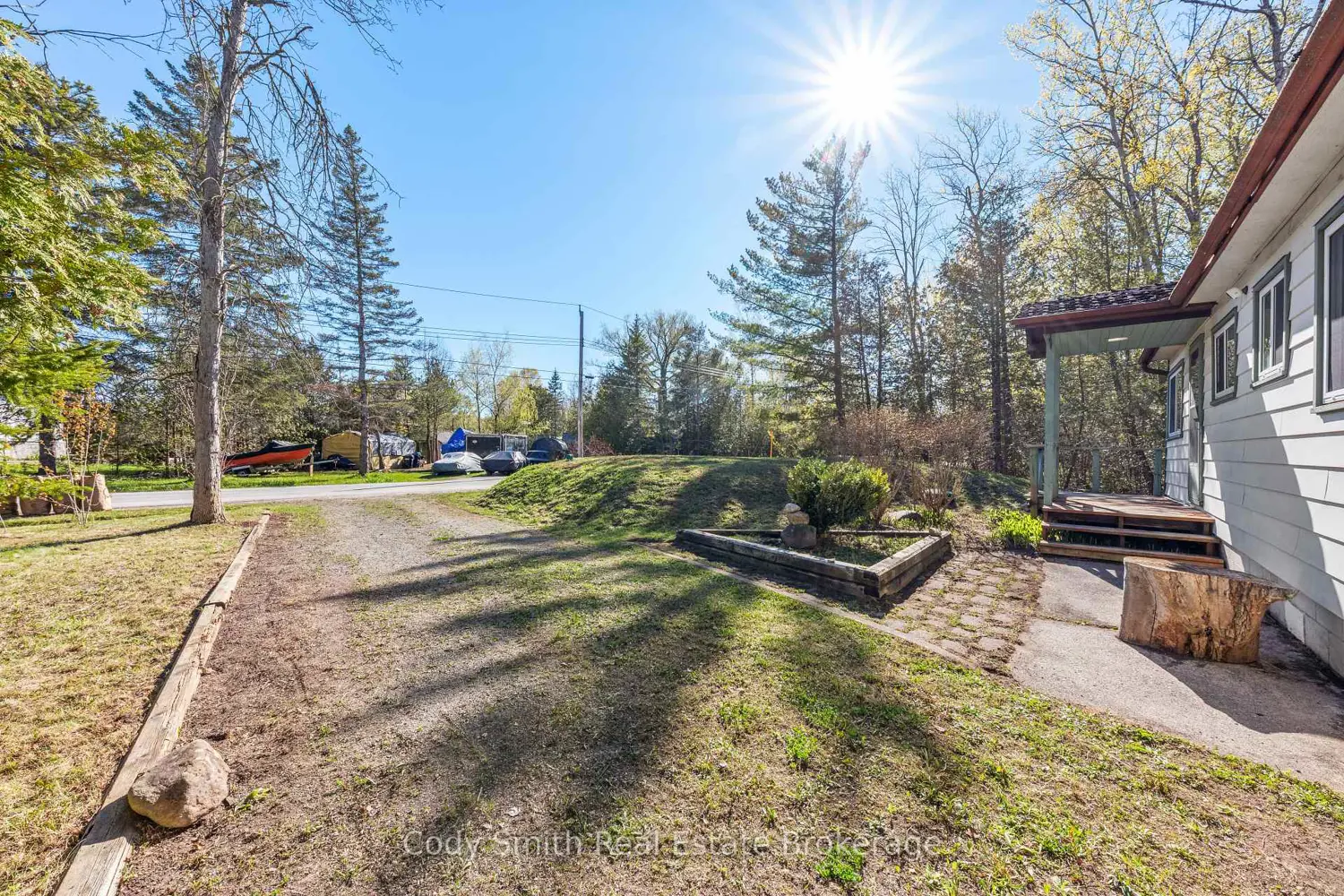 183 Paradise Avenue photo 2