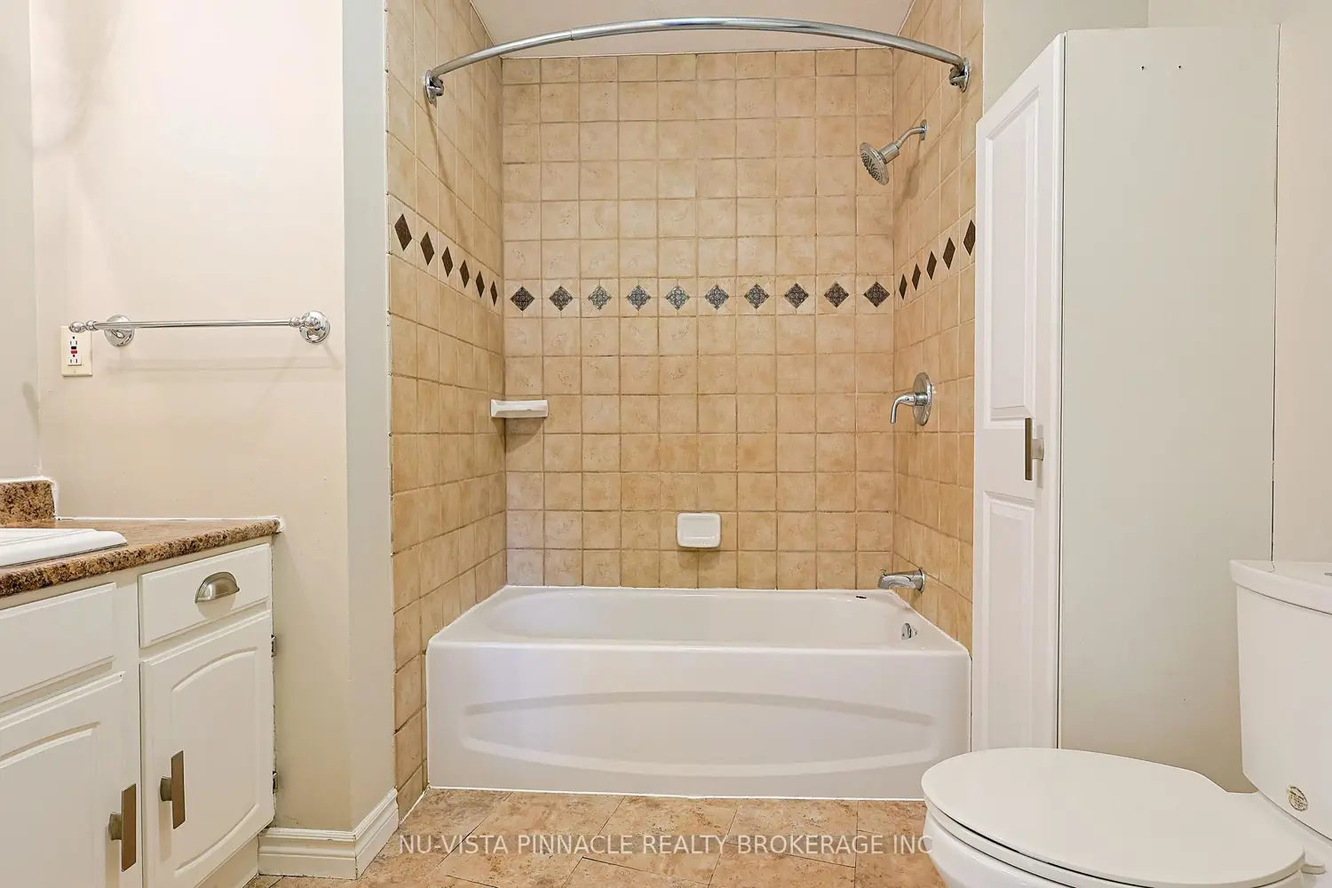 46 Monmore Road photo 2