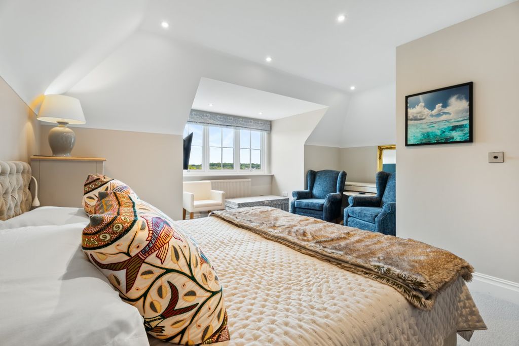 Additional image 16 of 4 bed country house for saleKingswood Avenue, Penn, Buckinghamshire HP10