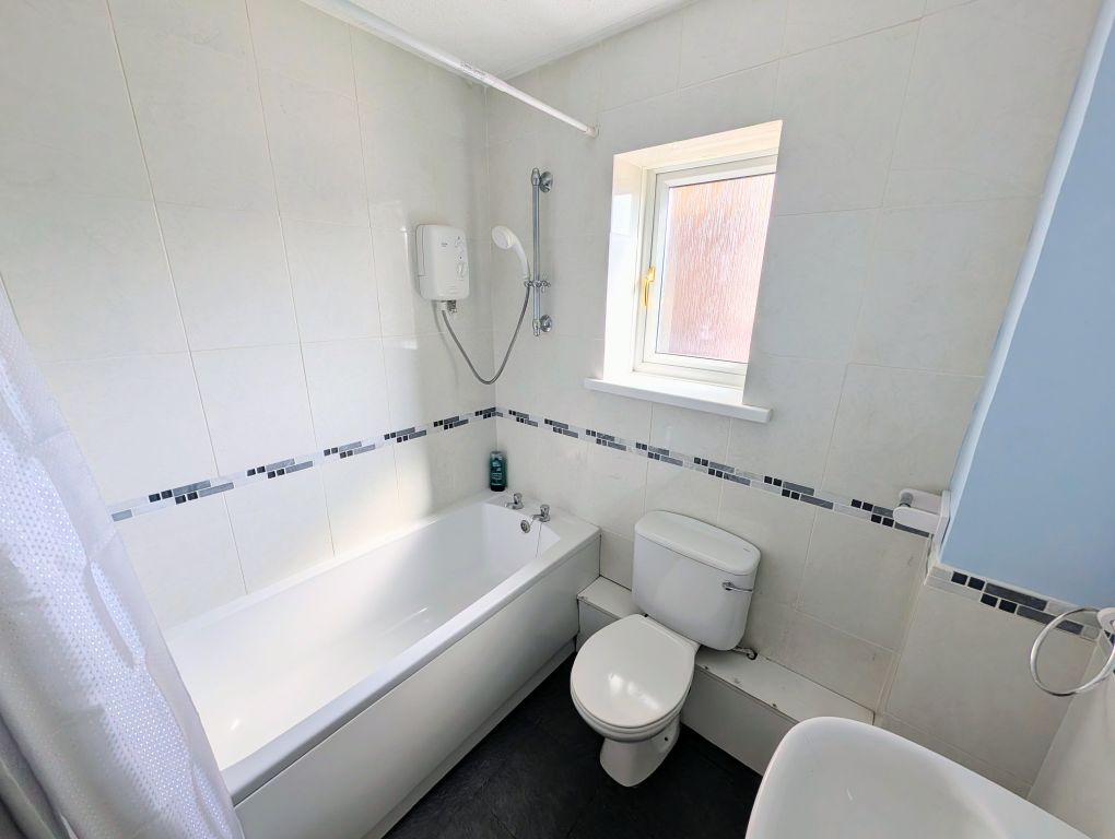 Additional image 6 of 2 bed flat to rentCotswold Close, Newport NP19