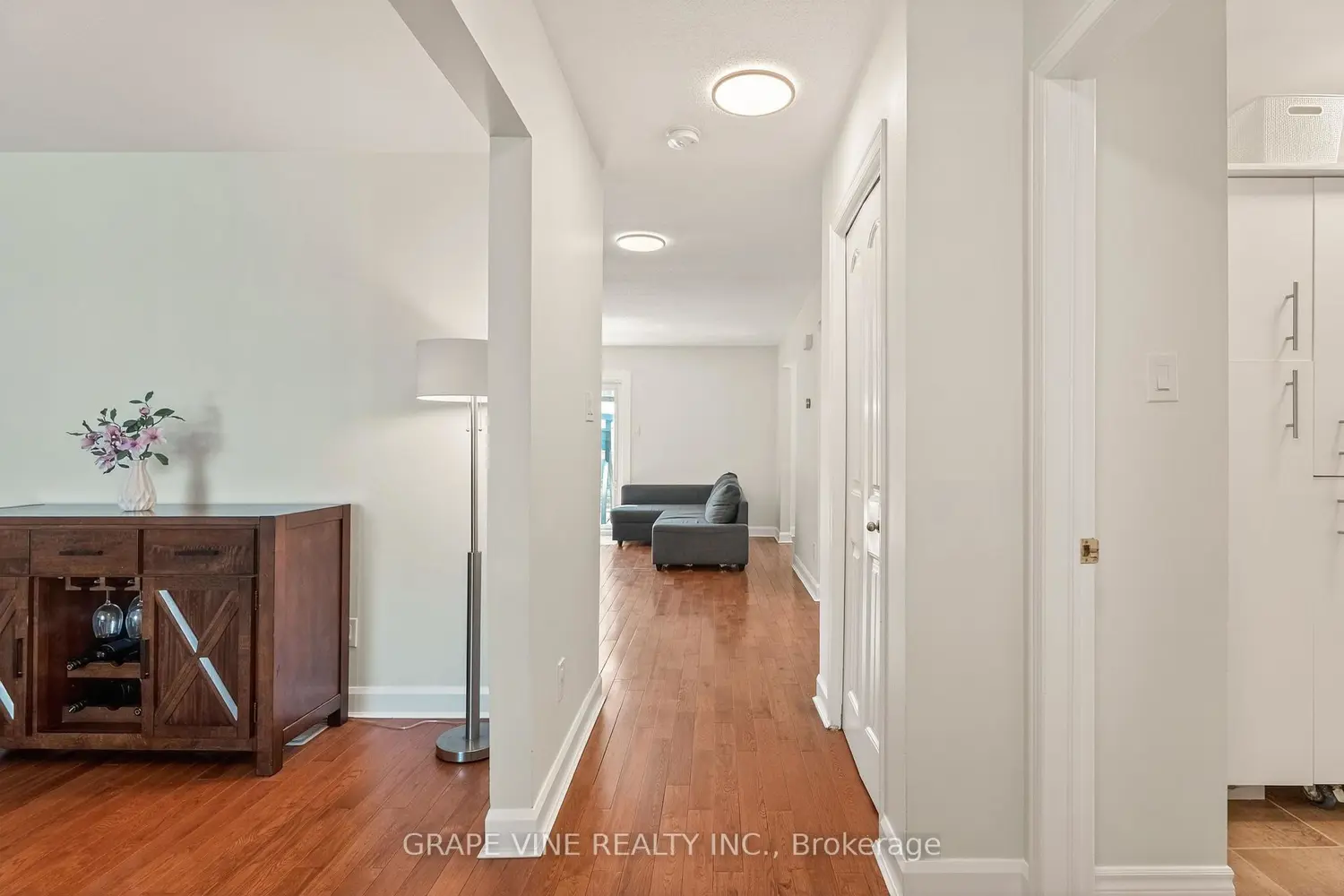 1702 Boisbriand Crescent photo 4
