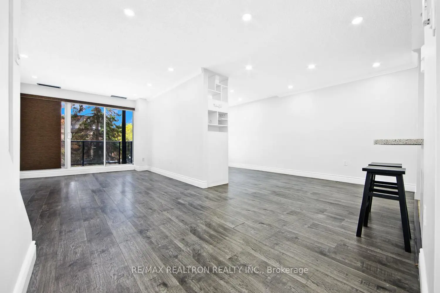 4001 Don Mills Road 235 photo 2