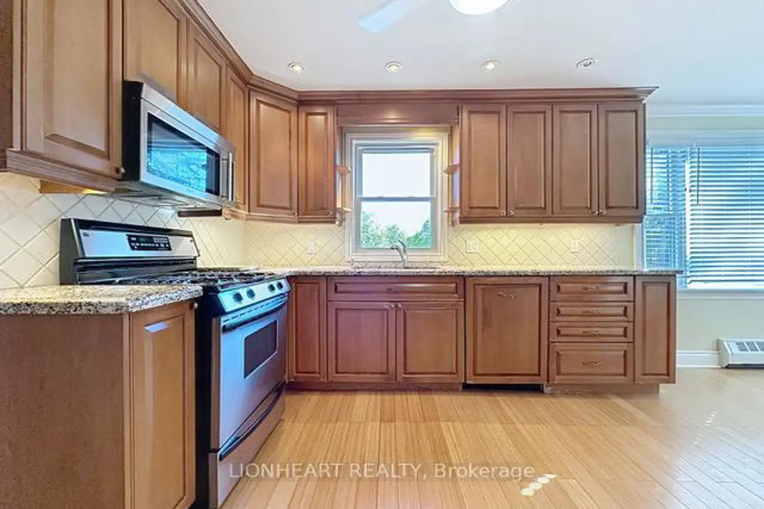 Additional image 13 of 1475 Garnet Avenue
